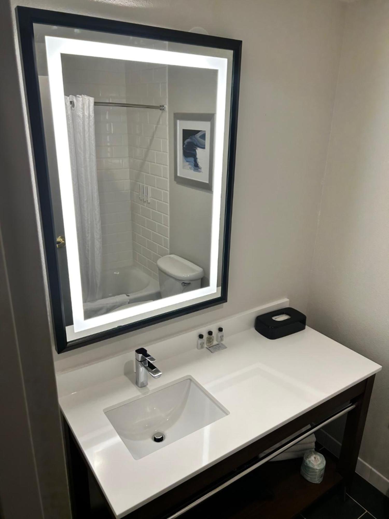 Four Points By Sheraton Bedford Manchester Airport Zewnętrze zdjęcie